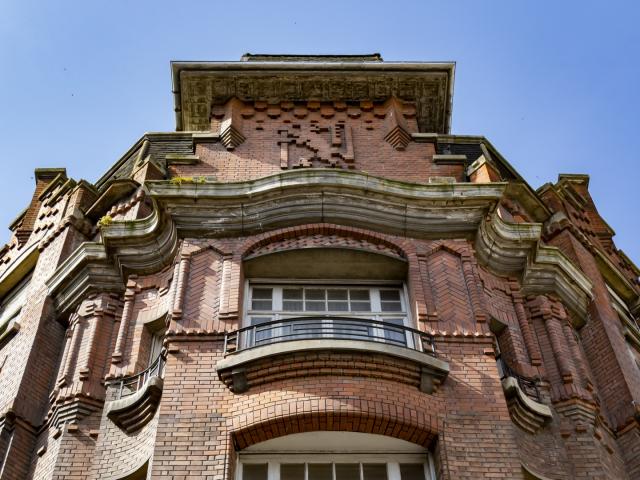 Façade Homme De Fer Art Déco Douai Douaisis Nord France (c) Ad Langlet