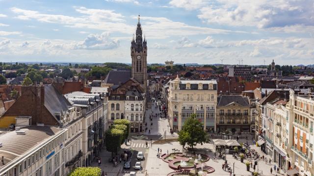 Place Armes Principale Vue Ville Beffroi Douai Douaisis Nord France (c) Ad Langlet