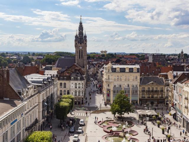 Place Armes Principale Vue Ville Beffroi Douai Douaisis Nord France (c) Ad Langlet