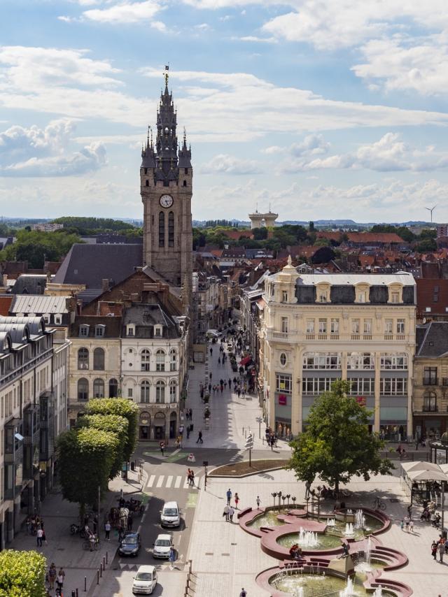 Place Armes Principale Vue Ville Beffroi Douai Douaisis Nord France (c) Ad Langlet