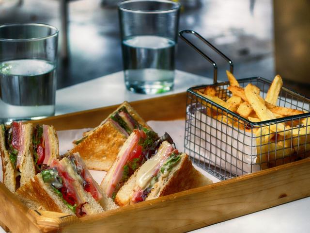 Club Sandwich Pommes de terre frites