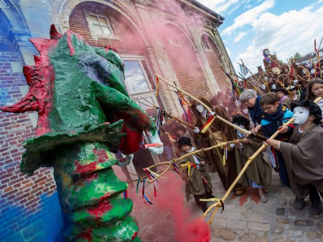 Fête Des Pureux Légendes Dragon Roost Warendin Douaisis Nord France (c)adlanglet