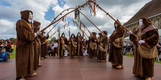 Fête Des Pureux Légendes Roost Warendin Douaisis Nord France (c)adlanglet