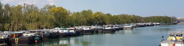 canal - boats - barges - river - hiking - Scarpe - Douai - Dorignies - Northern France (c)ADLanglet