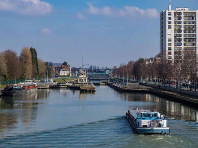 lock - canal - boats - barges - river - hiking - Scarpe -Douai - Northern France (c)ADLanglet