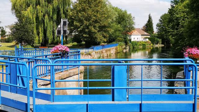 Scarpe Ecluse Lambres Lez Douai Douaisis Nord France.jpg (c) M. Delabarre