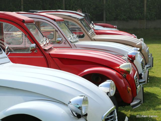 2cv-vehicules-vintage-citroen-sin-le-noble-douaisis-nord-france-c-alain-canon.jpg