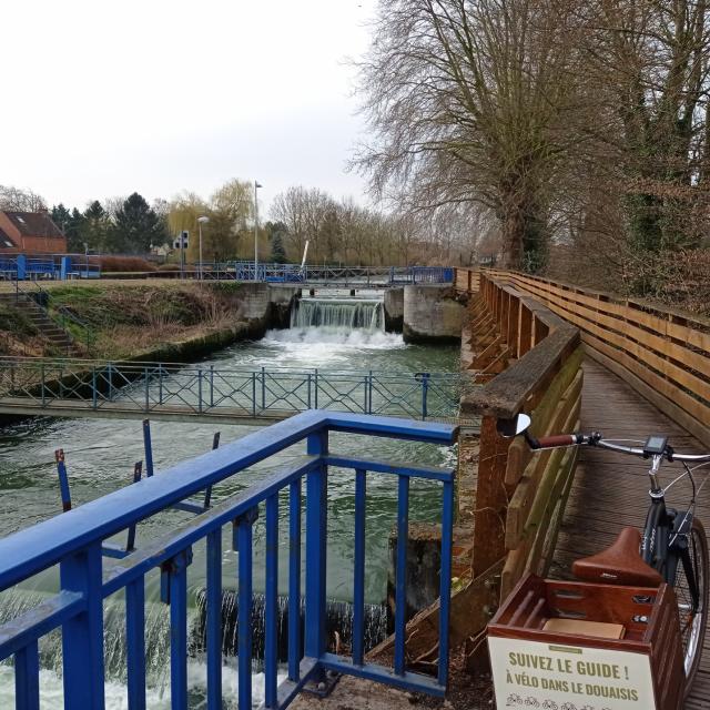 Echappées à Vélo électrique Chemin Des Eaux Douaisis Nord France (c)Douaisis Agglo Tourisme