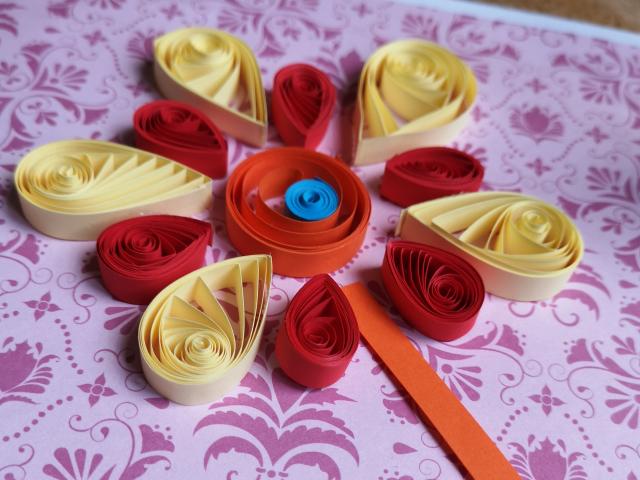 Diy Quilling Eventail Mme Gayant Douaisis Tourisme Nord France (c)Douaisis Agglo Tourisme