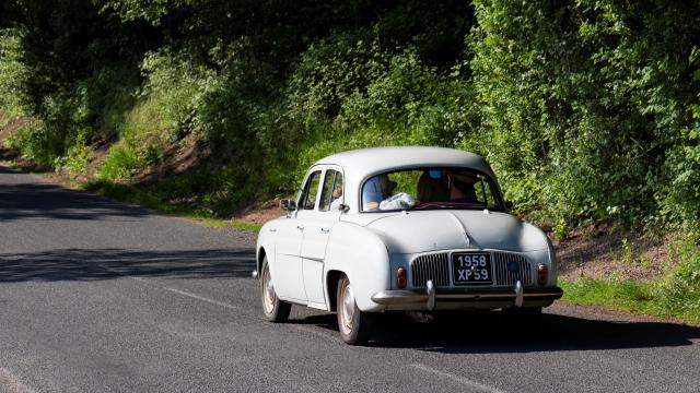 Escapade-en-vehicule-vintage-voiture-Douaisis-Nord-France-cADLanglet-.jpg