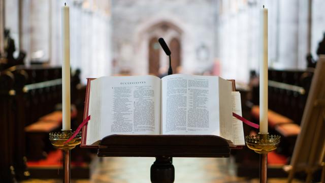 Table Book Blur Religion Church Furniture 1175906 Pxhere.com 